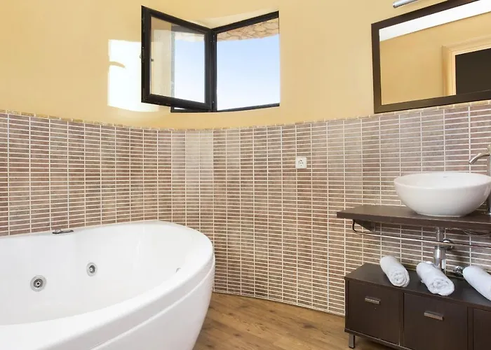 2llev 2 - Вилла *